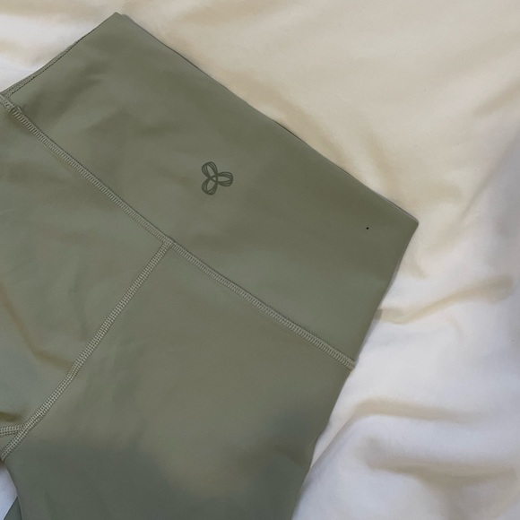 COPY - TNA high rise 7” shorts - Picture 2 of 5